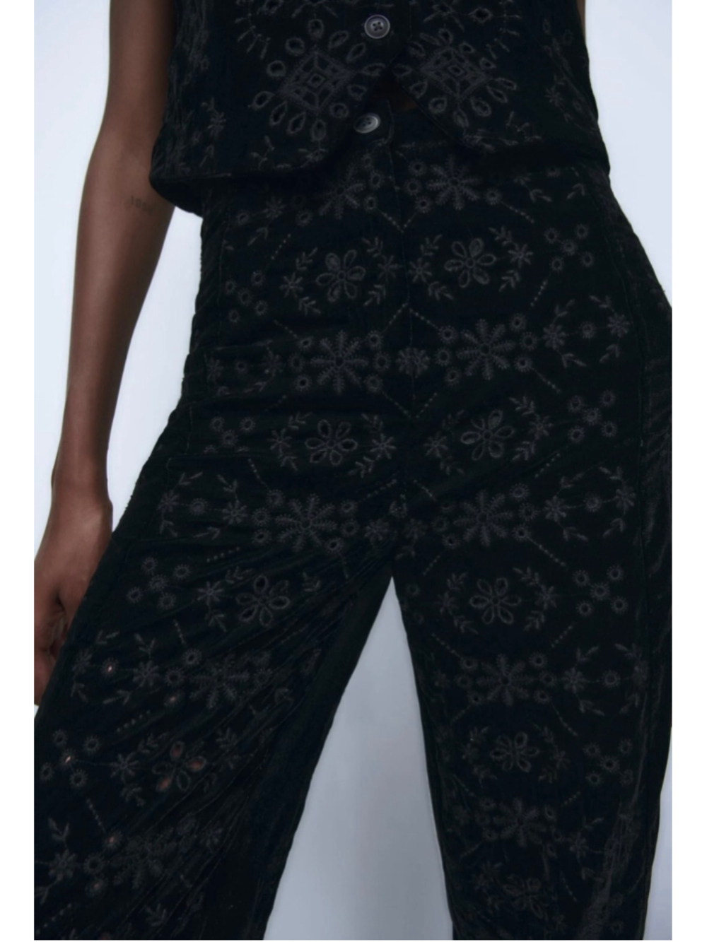 Women's Zara Black Embroidered Velvet Trousers Size S